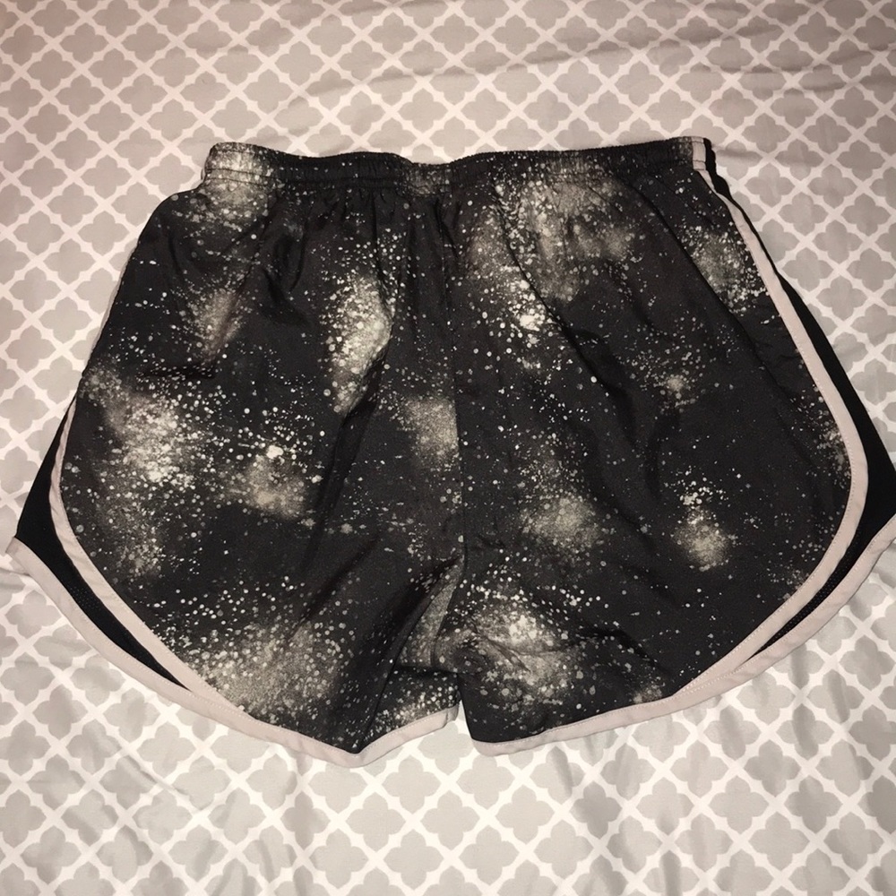 Nike shorts - Picture 2 of 3